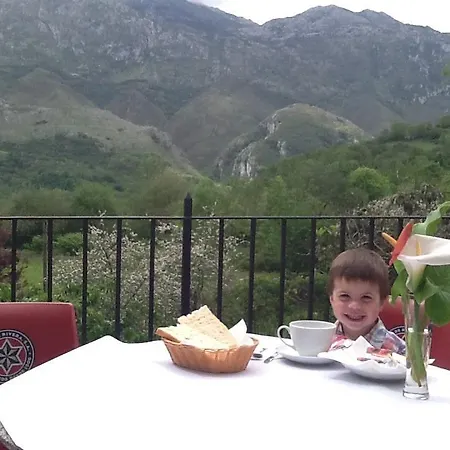 Hotell Alto De Estazadas Canales (Asturias)
